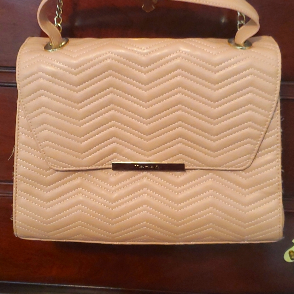 Lovely Tahari purse - Picture 4 of 8